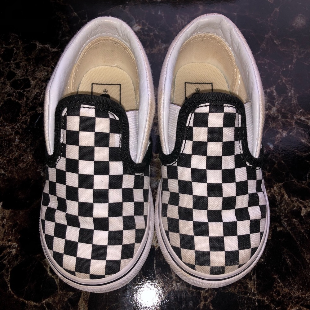 White checker slid on toddler vans
